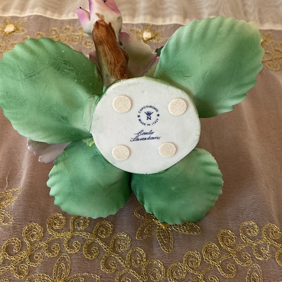 Vintage Capodimonte Orchid Iris Porcelain Flower with 3 Buds Made in Italy - Picture 10 of 10